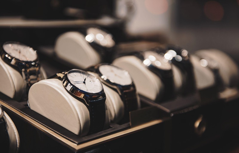 Learning the World of Pre-Owned Luxury Watches